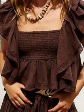 🥥NWT Free People Chocolate Brown Ruffled Cropped Top. Reversible!